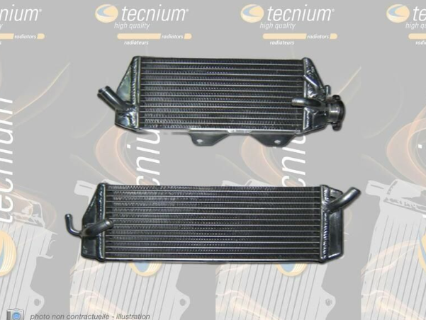 Two black radiators on a gray background with 'tecnium' branding.