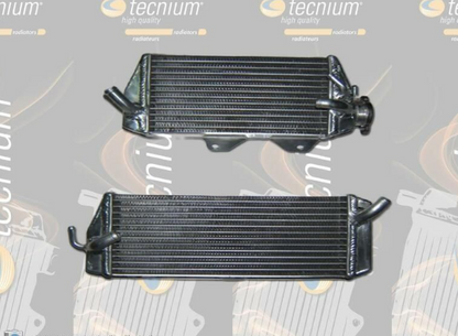 Two motorcycle radiators on a gray background with 'tecnium' branding.